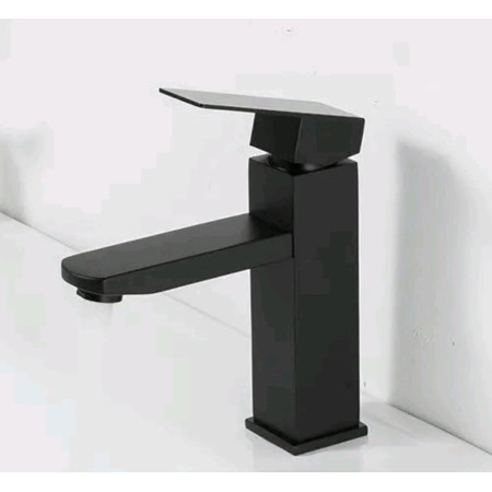 Змішувач для умивальника чорний Epelli Moderno nero