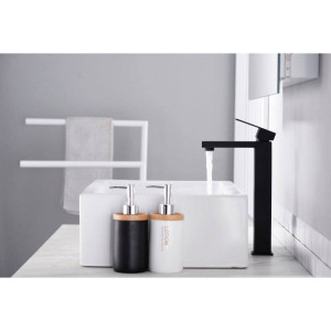 Змішувач на чашу високий чорний Kub 001 High Black